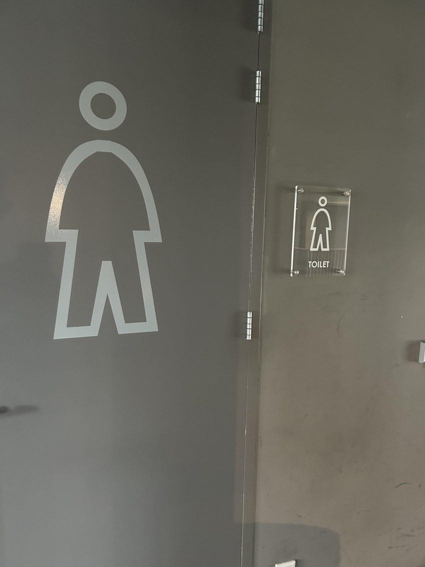 toilet icon (men)